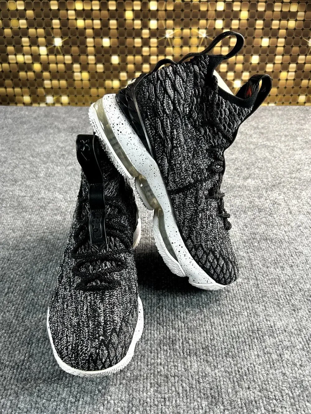 Nike LeBron 15 XV GS Oreo Black White Size 6Y 7W Basketball Shoes